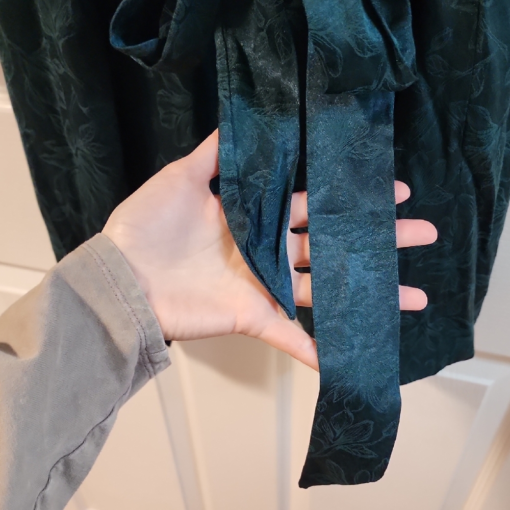 Victoria's Secret Robe - Picture 4 of 4